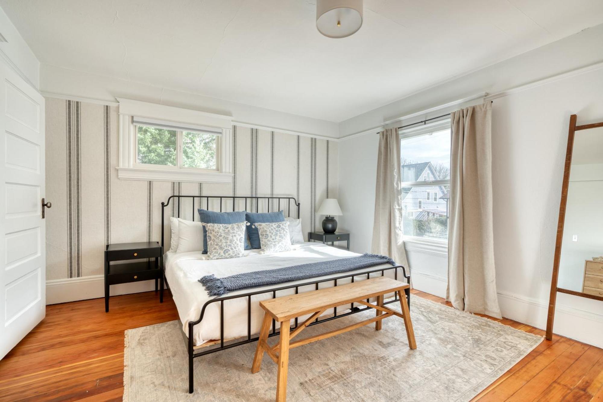 Holiday home - Renewed 1910 Classic Craftsman - 95 Walkscore Portland